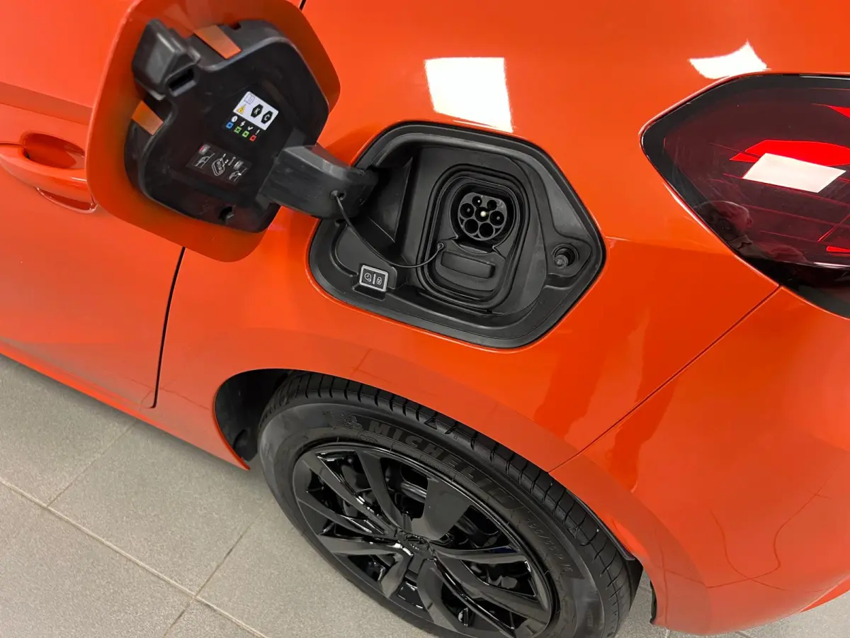 Edition 50 kWh / Stoelverw. / Camera / Cruise.C / Carplay / SOH 100% /