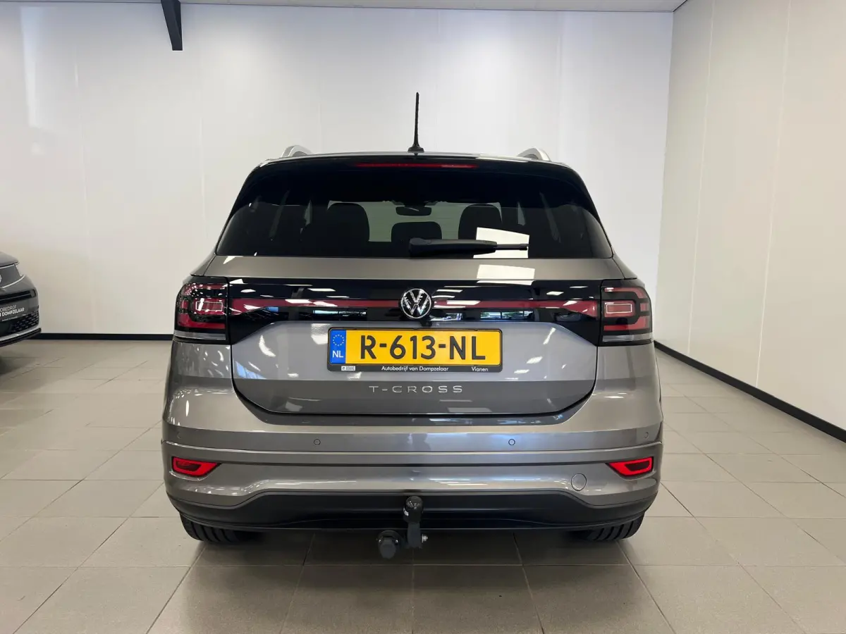 1.0 TSI R-LINE / DSG AUTOMAAT / STOELVERW. / NAVI / CAMERA / CLIMATE.C /