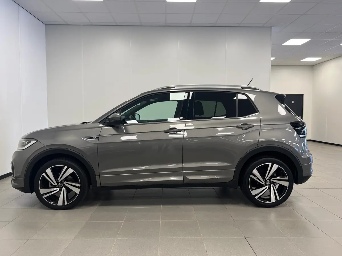 1.0 TSI R-LINE / DSG AUTOMAAT / STOELVERW. / NAVI / CAMERA / CLIMATE.C /