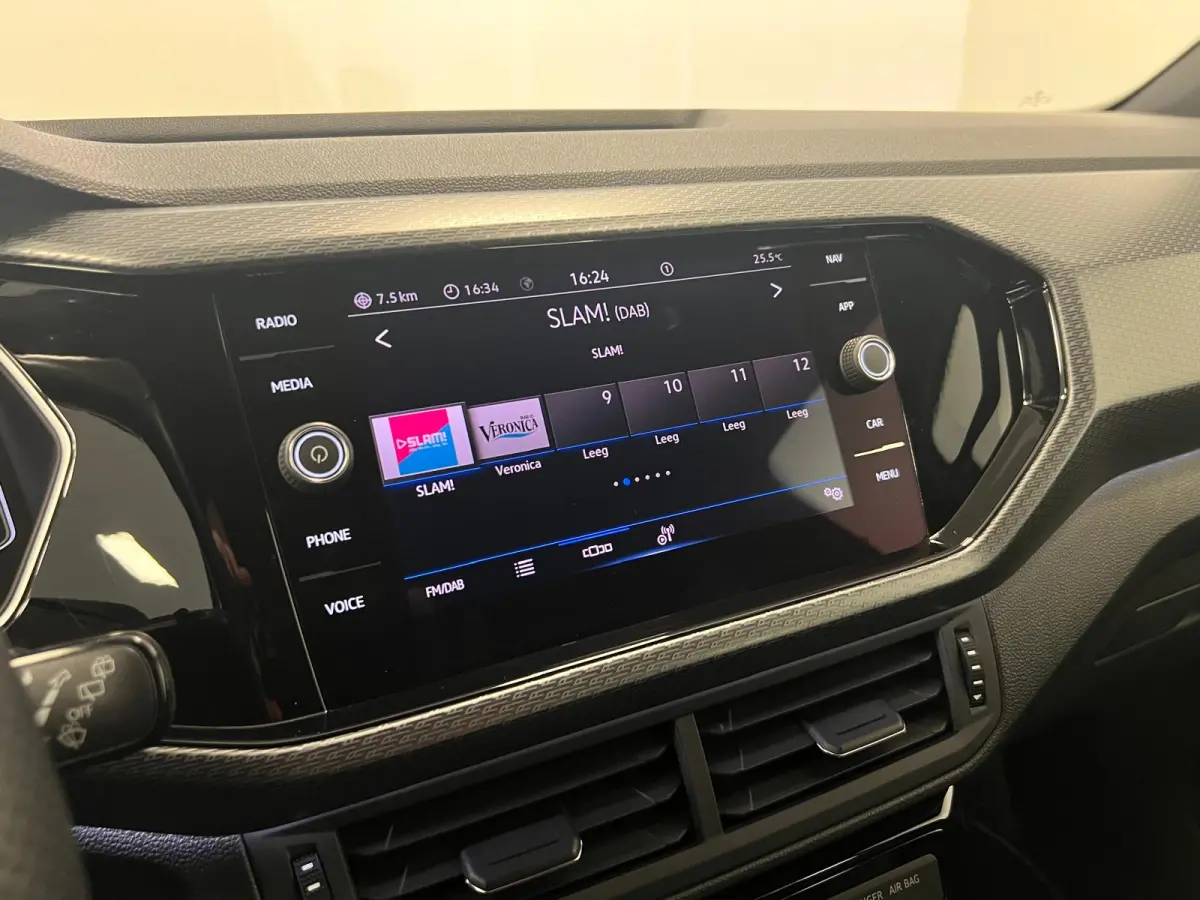1.0 TSI R-LINE / DSG AUTOMAAT / STOELVERW. / NAVI / CAMERA / CLIMATE.C /