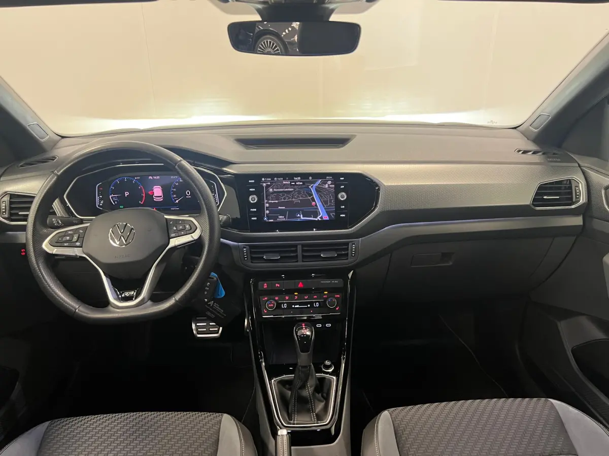 1.0 TSI R-LINE / DSG AUTOMAAT / STOELVERW. / NAVI / CAMERA / CLIMATE.C /
