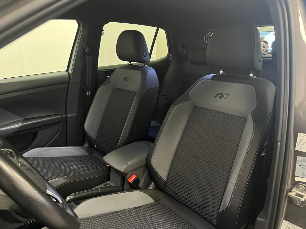 1.0 TSI R-LINE / DSG AUTOMAAT / STOELVERW. / NAVI / CAMERA / CLIMATE.C /