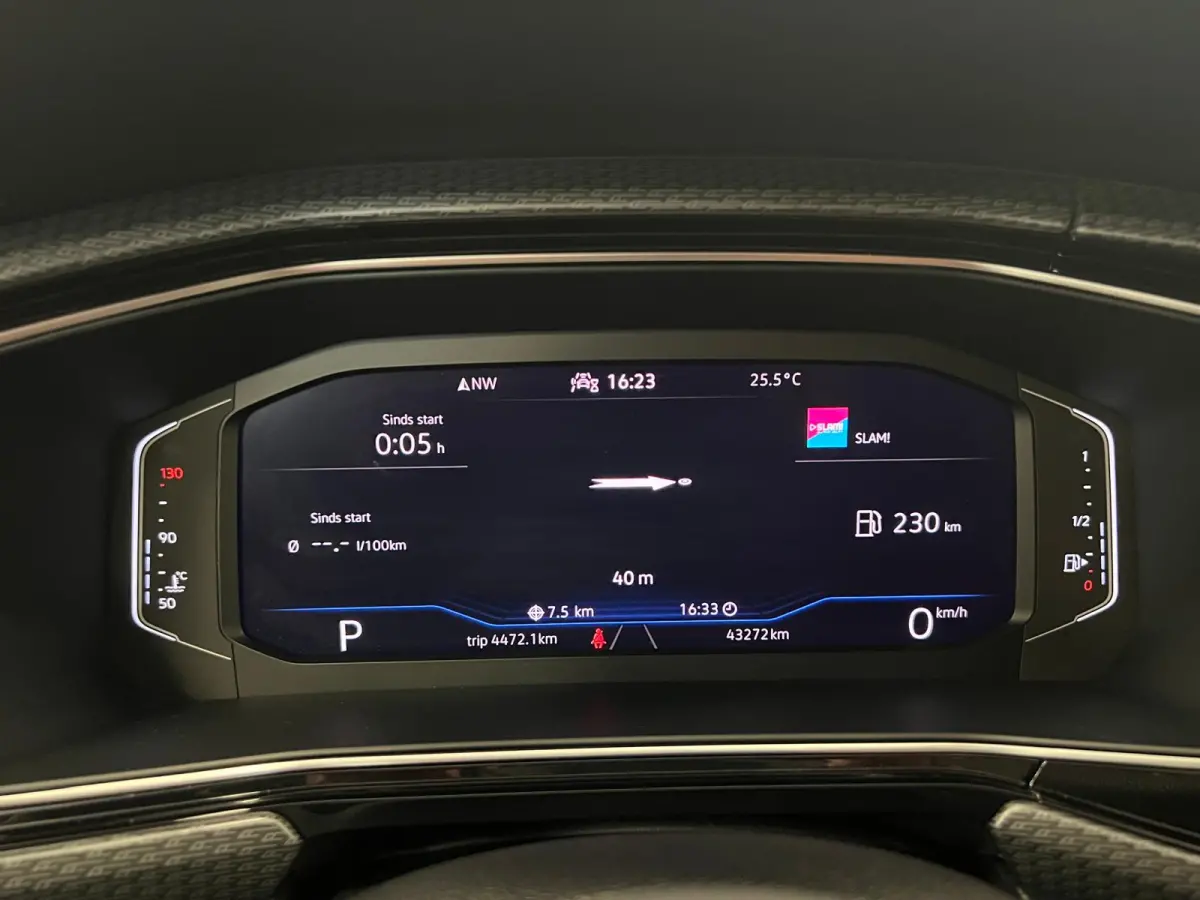 1.0 TSI R-LINE / DSG AUTOMAAT / STOELVERW. / NAVI / CAMERA / CLIMATE.C /