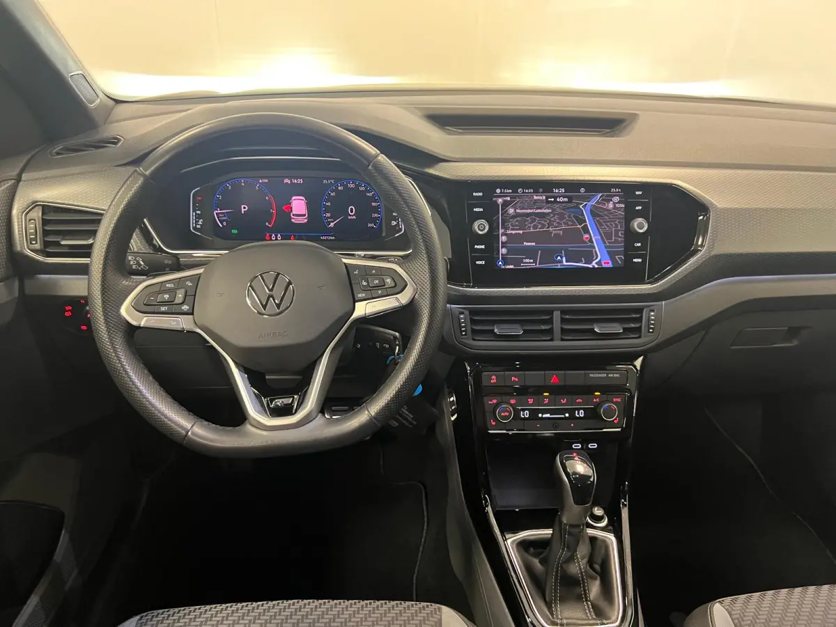 1.0 TSI R-LINE / DSG AUTOMAAT / STOELVERW. / NAVI / CAMERA / CLIMATE.C /
