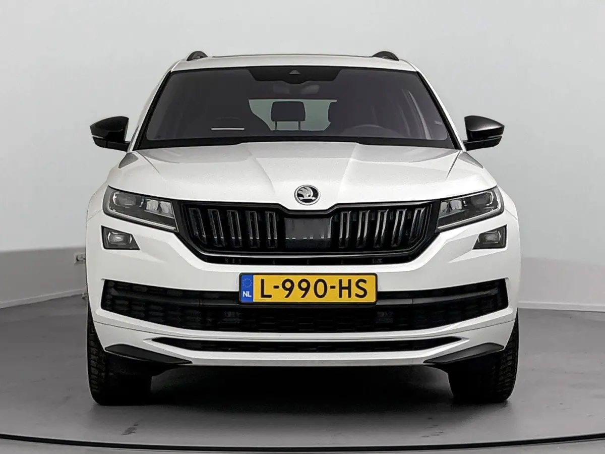 1.5 TSI Sportline Business Airco | Achteruitrijcamera | Alcantara Bekleding | Trekhaak Uitklapbaar |  Sportline |  DSG | Cruise Control | Electronic Climate Control | Elektrisch Verstelbare 