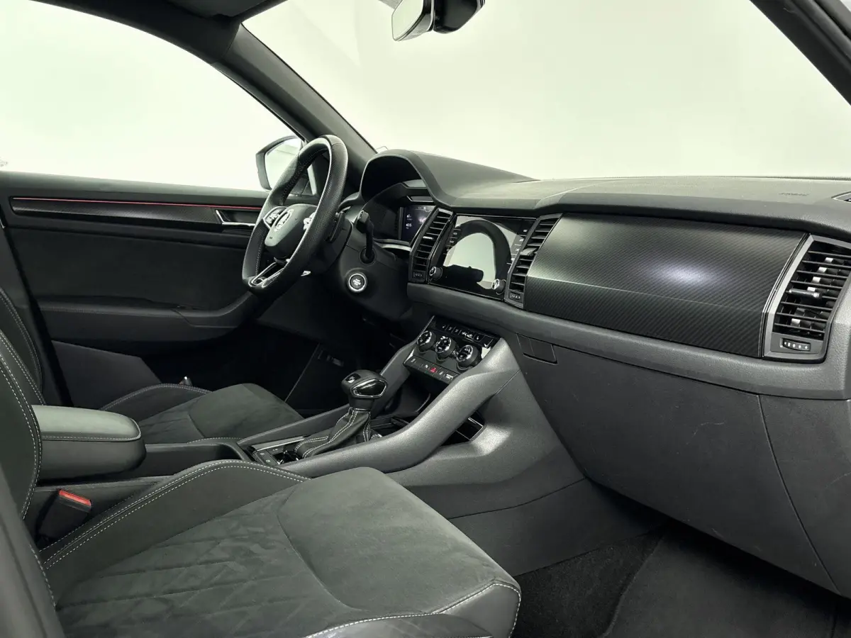 1.5 TSI Sportline Business Airco | Achteruitrijcamera | Alcantara Bekleding | Trekhaak Uitklapbaar |  Sportline |  DSG | Cruise Control | Electronic Climate Control | Elektrisch Verstelbare 