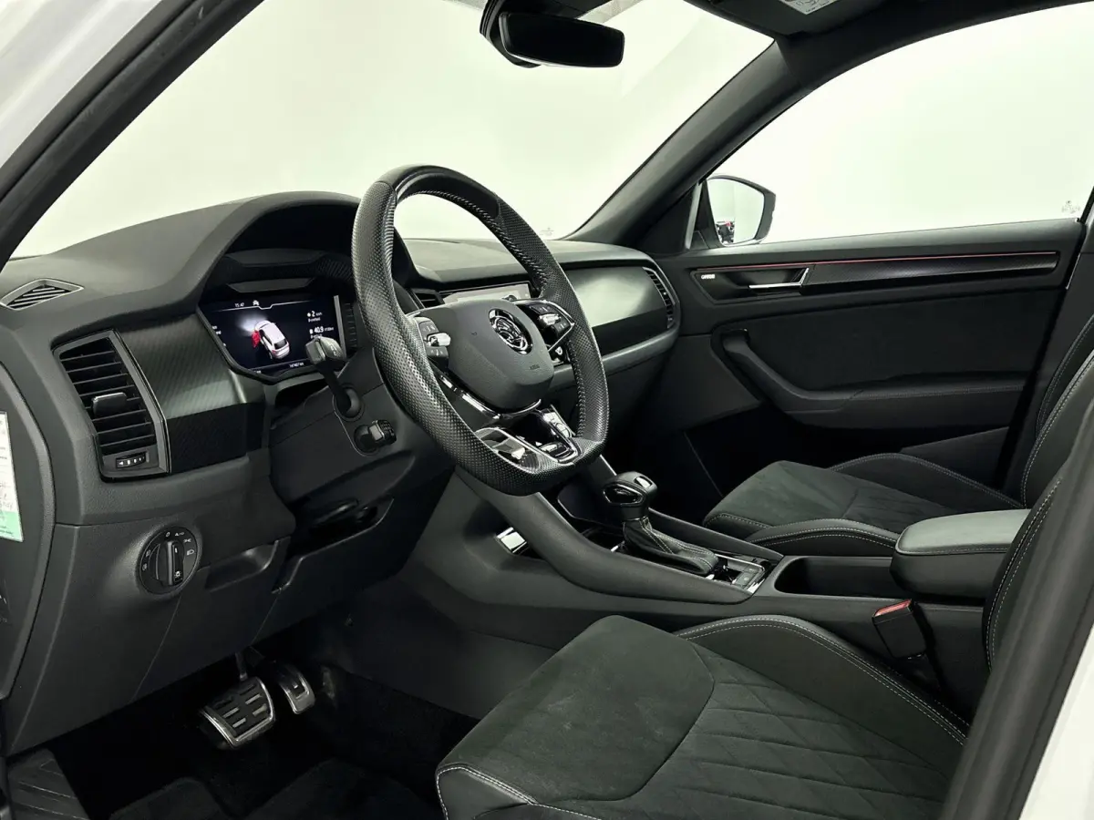 1.5 TSI Sportline Business Airco | Achteruitrijcamera | Alcantara Bekleding | Trekhaak Uitklapbaar |  Sportline |  DSG | Cruise Control | Electronic Climate Control | Elektrisch Verstelbare 