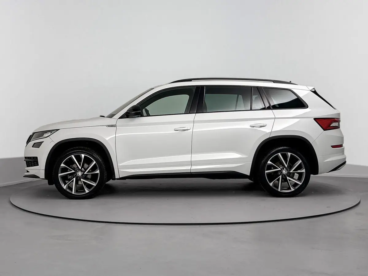 1.5 TSI Sportline Business Airco | Achteruitrijcamera | Alcantara Bekleding | Trekhaak Uitklapbaar |  Sportline |  DSG | Cruise Control | Electronic Climate Control | Elektrisch Verstelbare 