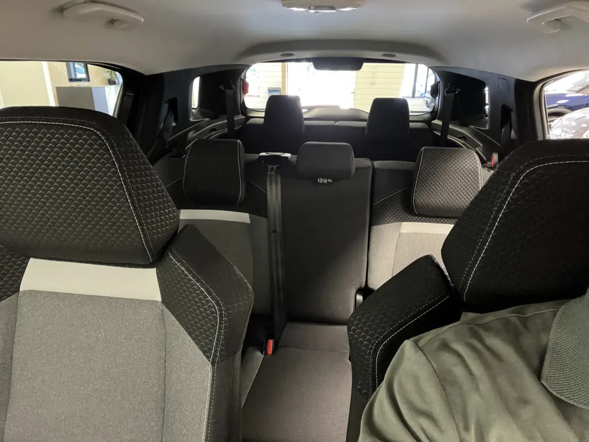 1.2 T HYBRID 145PK GS / 7-PERS. / KEYLESS / NAVI / STOEL-STUURVERW. /