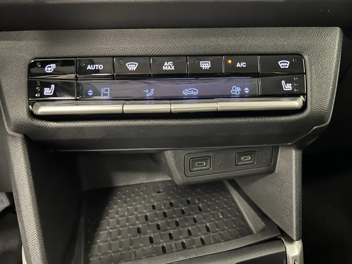 1.2 T HYBRID 145PK GS / 7-PERS. / KEYLESS / NAVI / STOEL-STUURVERW. /