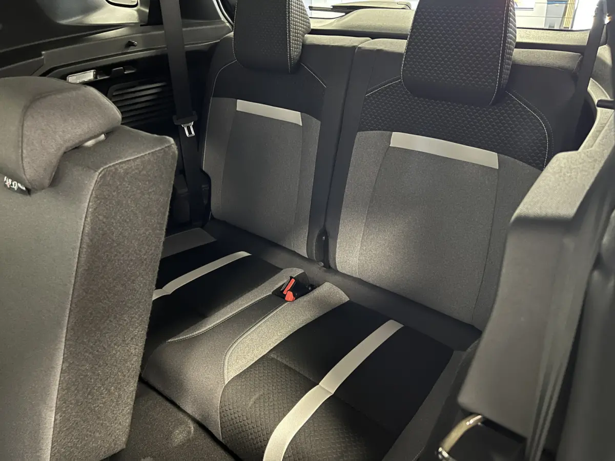 1.2 T HYBRID 145PK GS / 7-PERS. / KEYLESS / NAVI / STOEL-STUURVERW. /