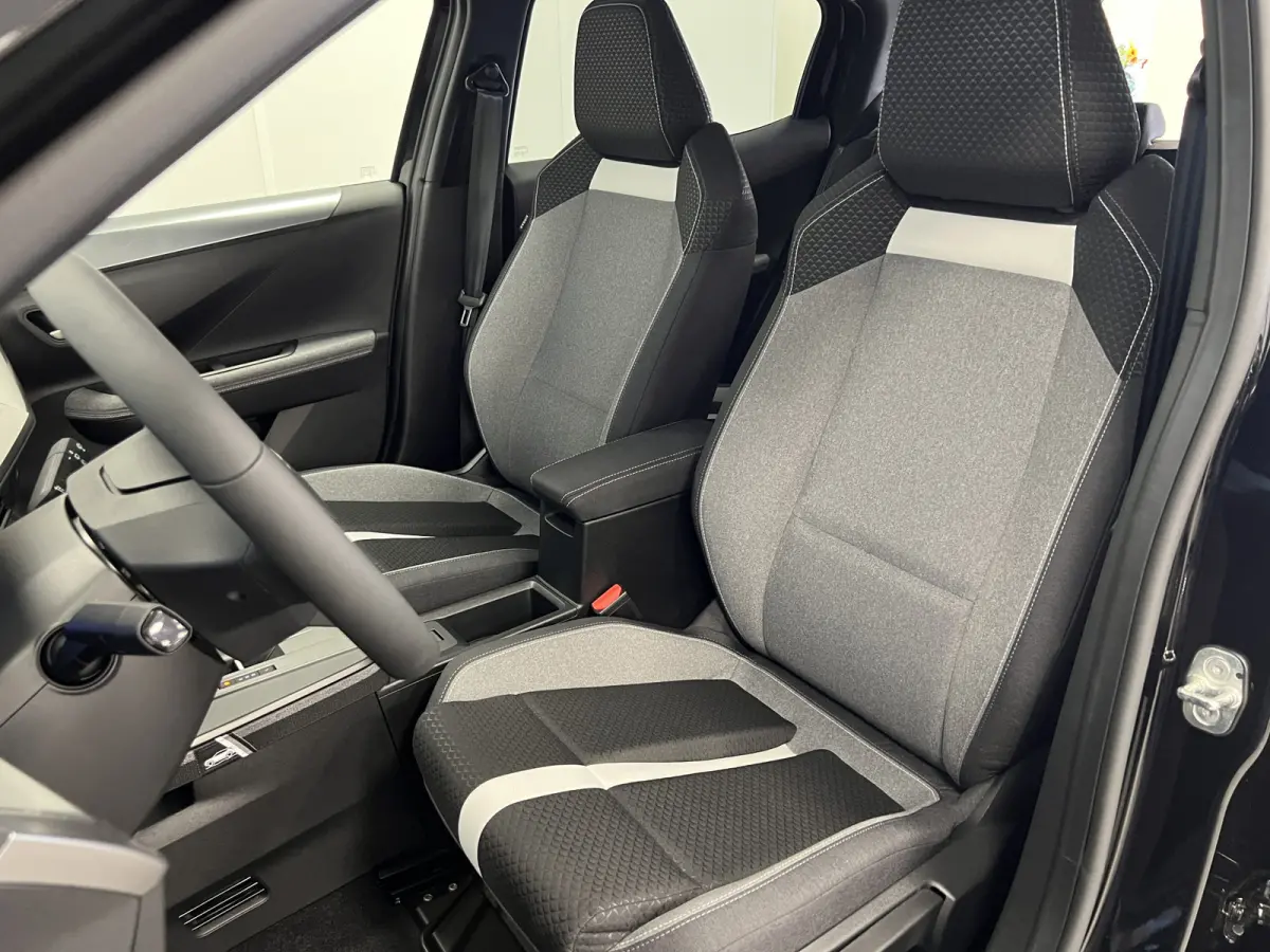 1.2 T HYBRID 145PK GS / 7-PERS. / KEYLESS / NAVI / STOEL-STUURVERW. /