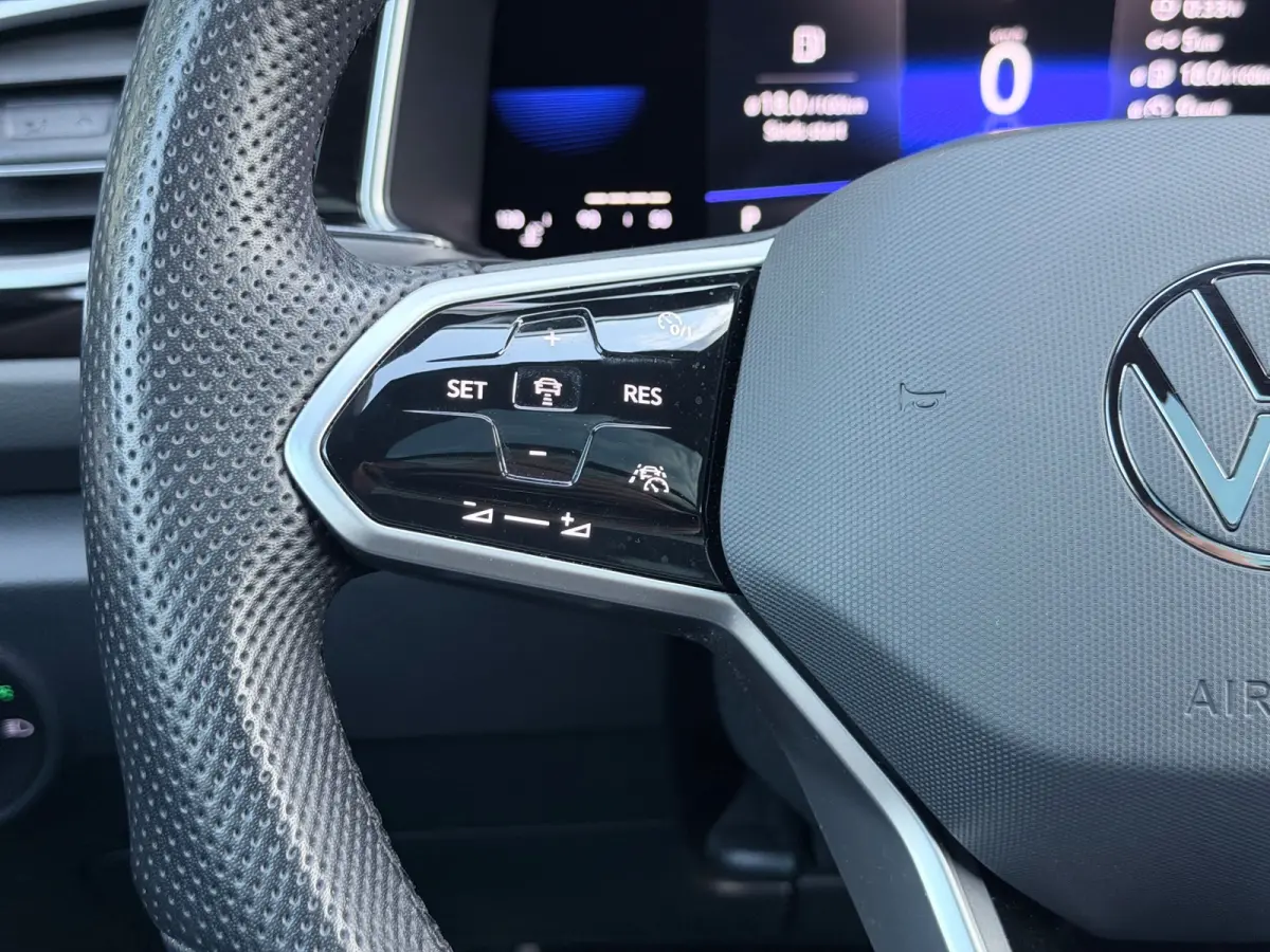1.5 TSI 3xR-Line Pano/Keyless/Camera