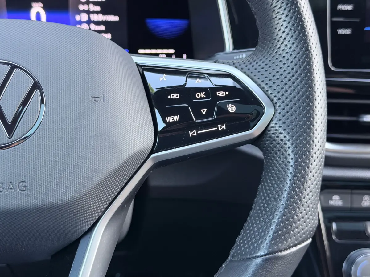 1.5 TSI 3xR-Line Pano/Keyless/Camera