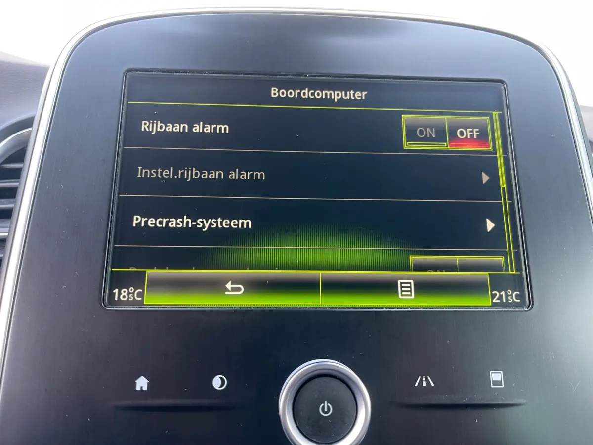 1.2 TCe Intens/Dealer-onderhouden/Camera/Navi/Cruise-c/Climate-c/Trekaak/kylles/Park Assist
