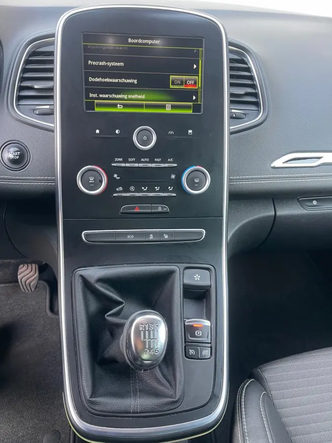 1.2 TCe Intens/Dealer-onderhouden/Camera/Navi/Cruise-c/Climate-c/Trekaak/kylles/Park Assist