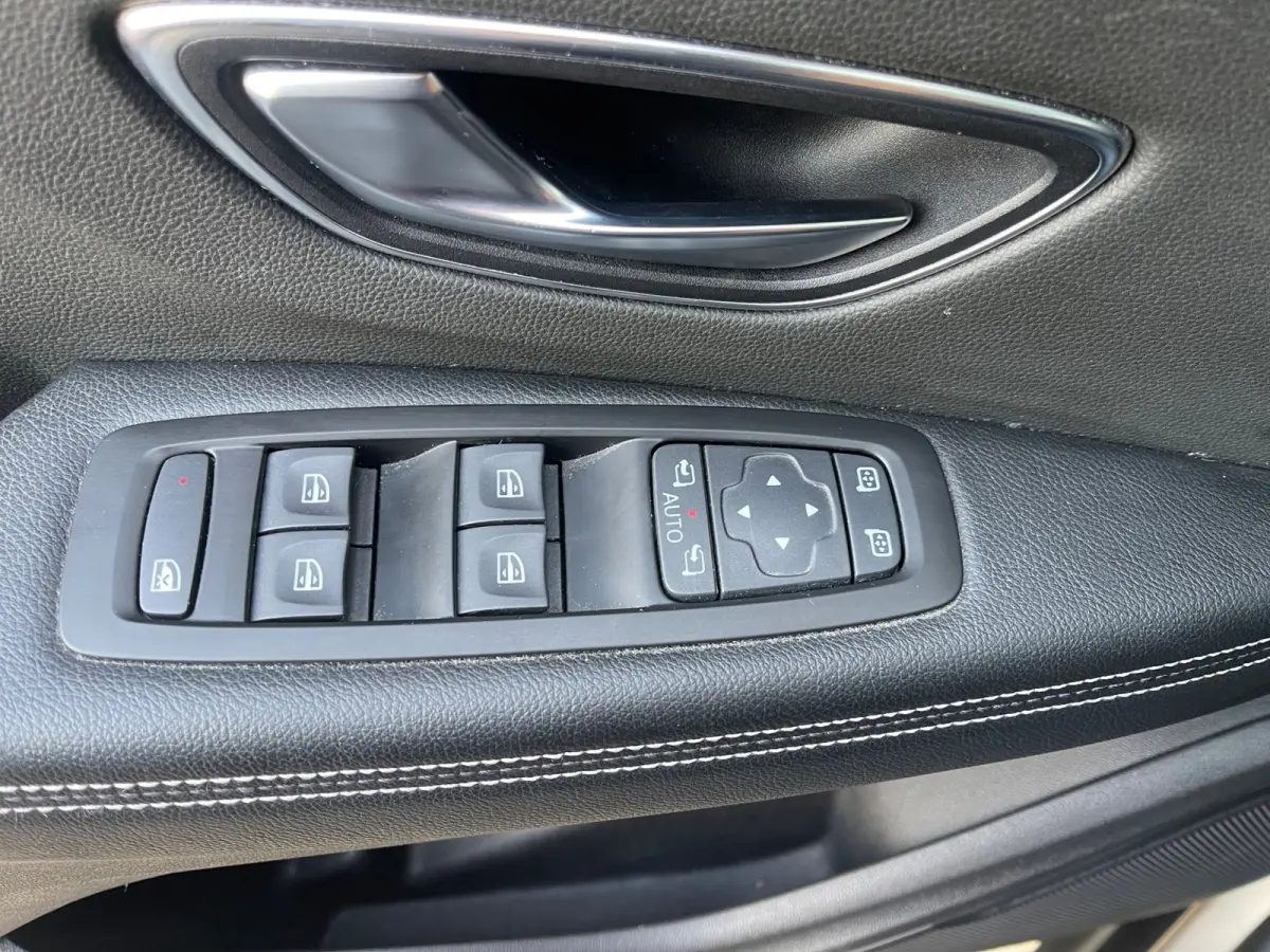 1.2 TCe Intens/Dealer-onderhouden/Camera/Navi/Cruise-c/Climate-c/Trekaak/kylles/Park Assist