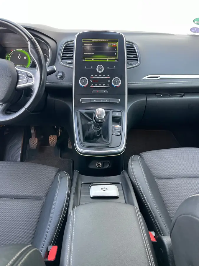1.2 TCe Intens/Dealer-onderhouden/Camera/Navi/Cruise-c/Climate-c/Trekaak/kylles/Park Assist