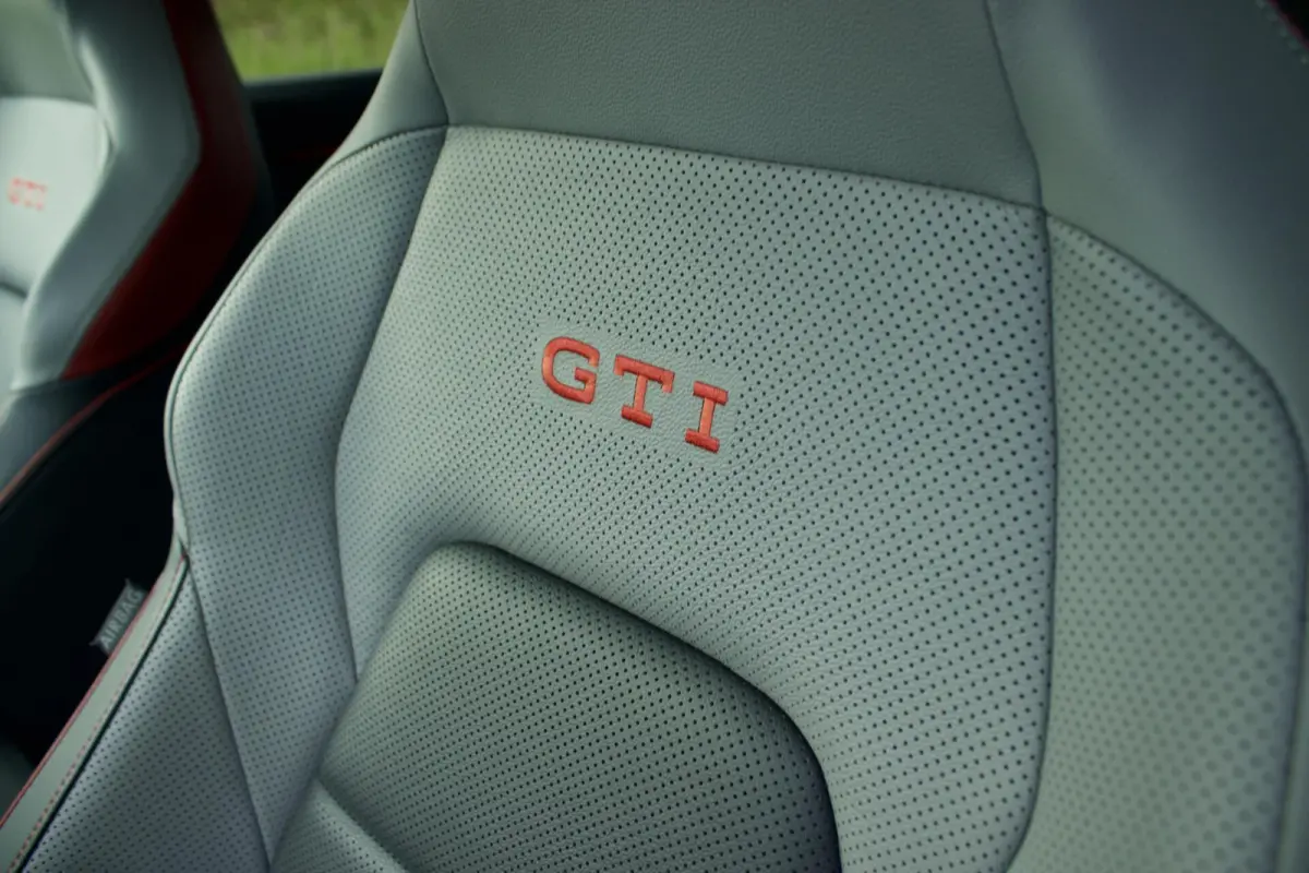 8 GTI Clubsport| LEER - Pano - H/K - Estoril