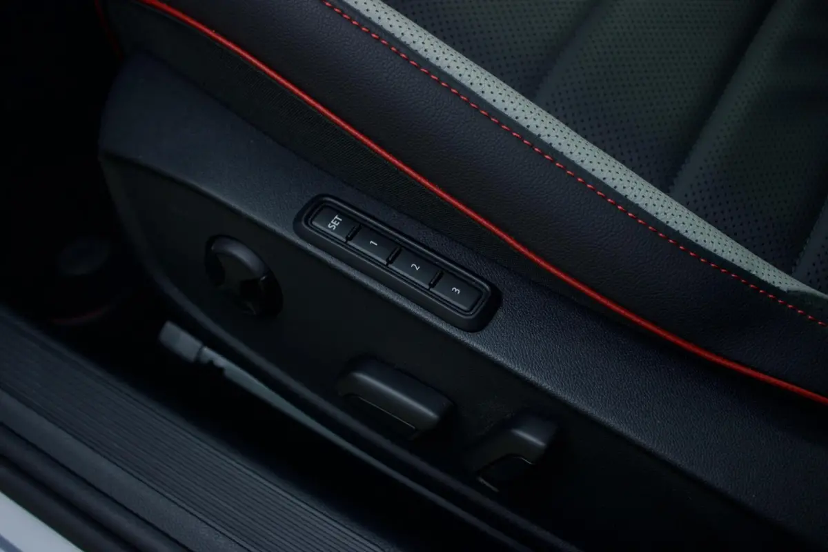 8 GTI Clubsport| LEER - Pano - H/K - Estoril