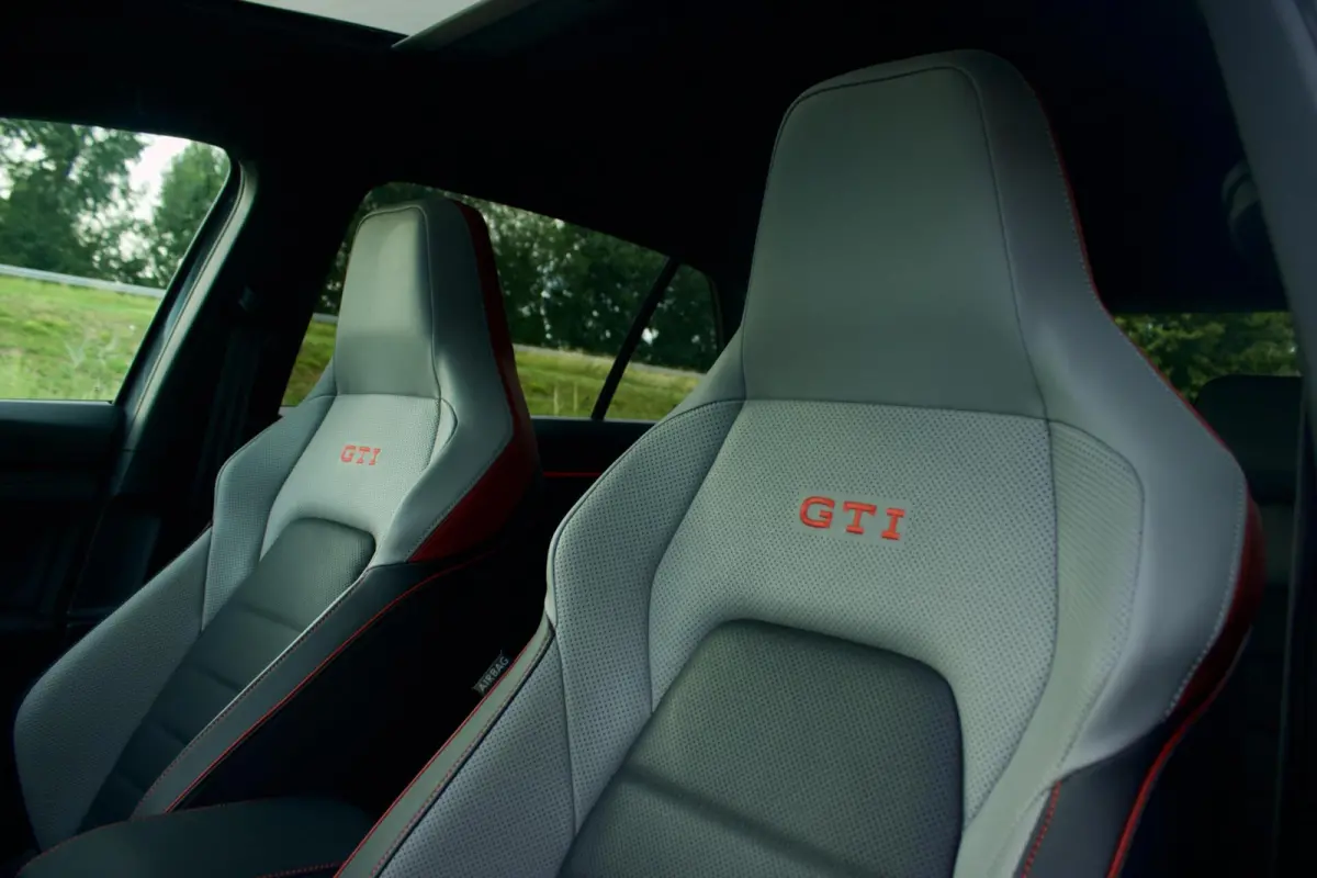 8 GTI Clubsport| LEER - Pano - H/K - Estoril