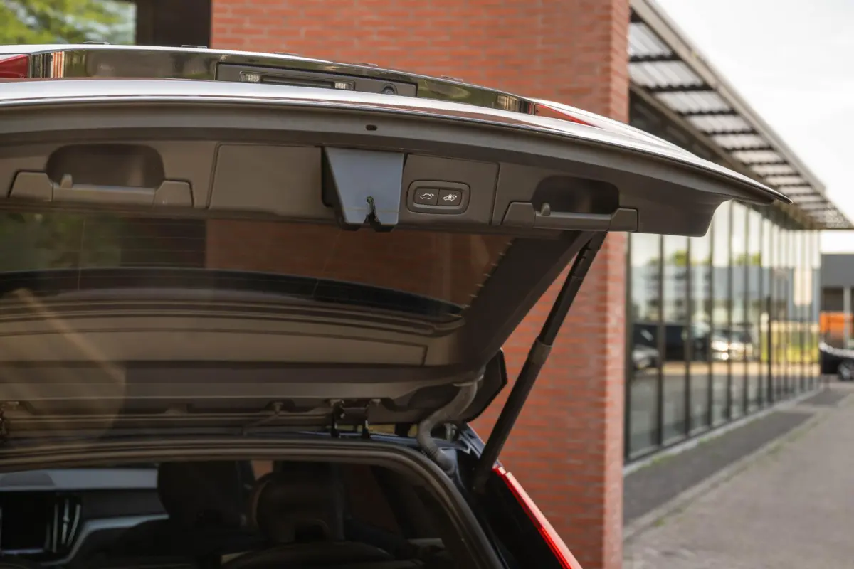 2.0 T6 AWD Black Edition Pano 360° Trekhaak H/K