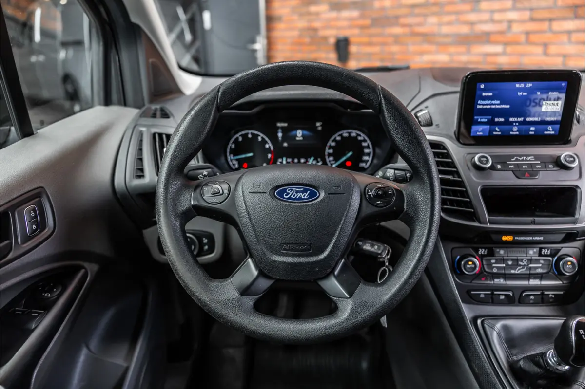 1.0 Ecoboost L2 | Marge | BTW & BPM Vrij | CarPlay | Camera | Navigatie | Stoelverwarming | DAB | 3-Zitter | Trekhaak | Nieuwe APK
