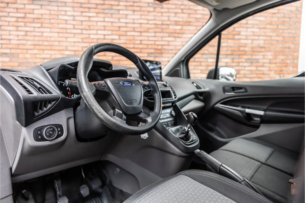1.0 Ecoboost L2 | Marge | BTW & BPM Vrij | CarPlay | Camera | Navigatie | Stoelverwarming | DAB | 3-Zitter | Trekhaak | Nieuwe APK