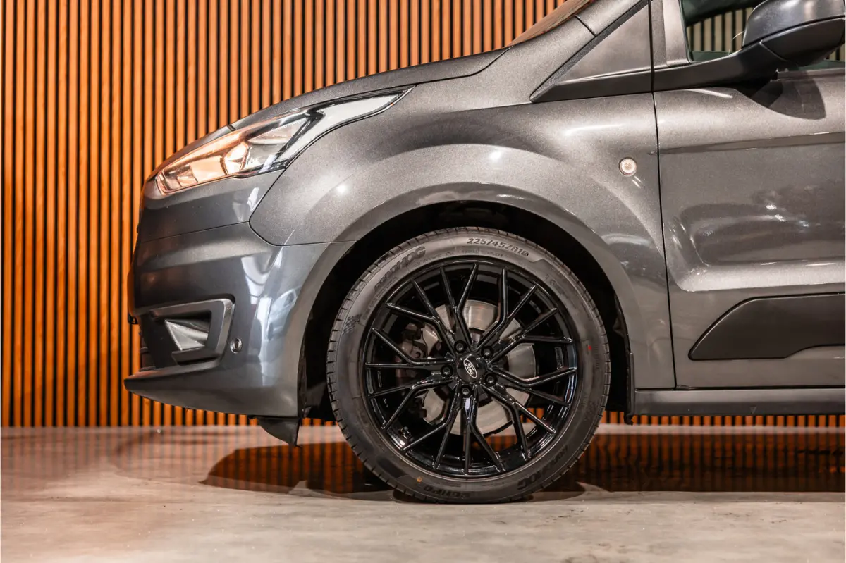 1.0 Ecoboost L2 | Marge | BTW & BPM Vrij | CarPlay | Camera | Navigatie | Stoelverwarming | DAB | 3-Zitter | Trekhaak | Nieuwe APK
