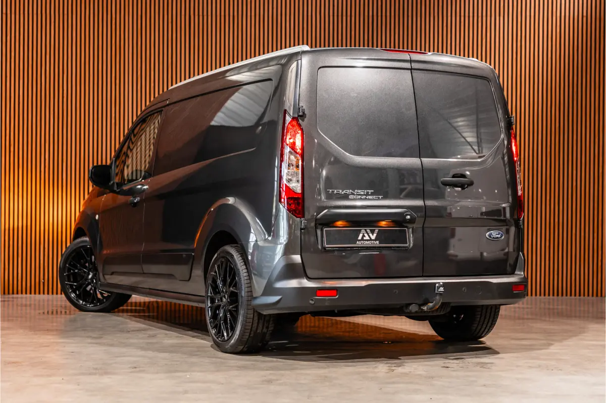 1.0 Ecoboost L2 | Marge | BTW & BPM Vrij | CarPlay | Camera | Navigatie | Stoelverwarming | DAB | 3-Zitter | Trekhaak | Nieuwe APK