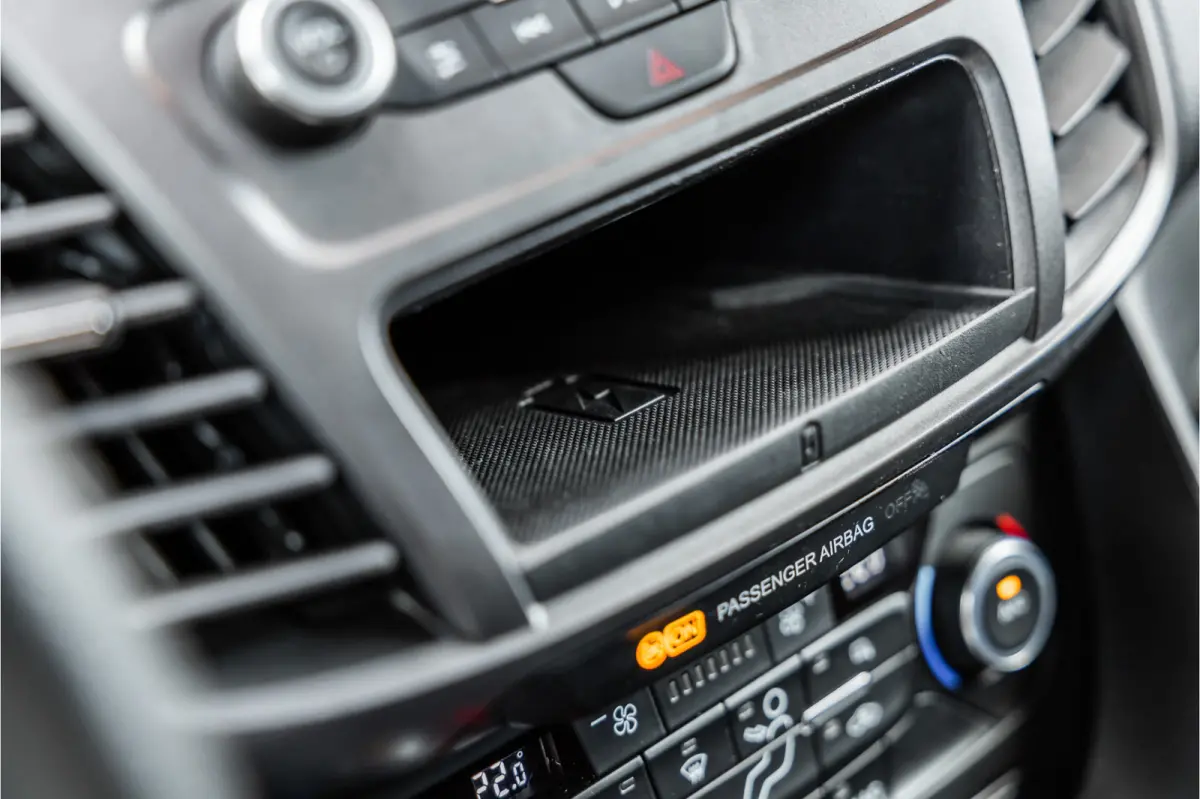 1.0 Ecoboost L2 | Marge | BTW & BPM Vrij | CarPlay | Camera | Navigatie | Stoelverwarming | DAB | 3-Zitter | Trekhaak | Nieuwe APK