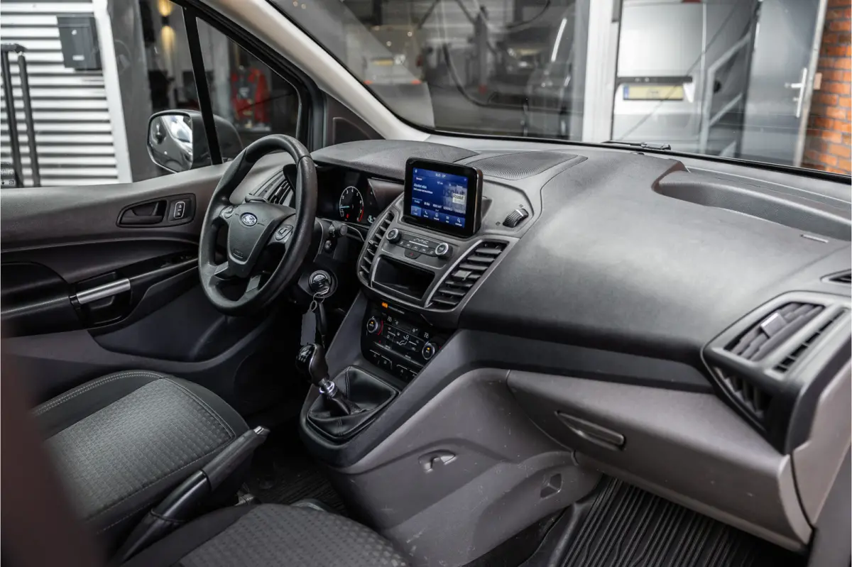 1.0 Ecoboost L2 | Marge | BTW & BPM Vrij | CarPlay | Camera | Navigatie | Stoelverwarming | DAB | 3-Zitter | Trekhaak | Nieuwe APK