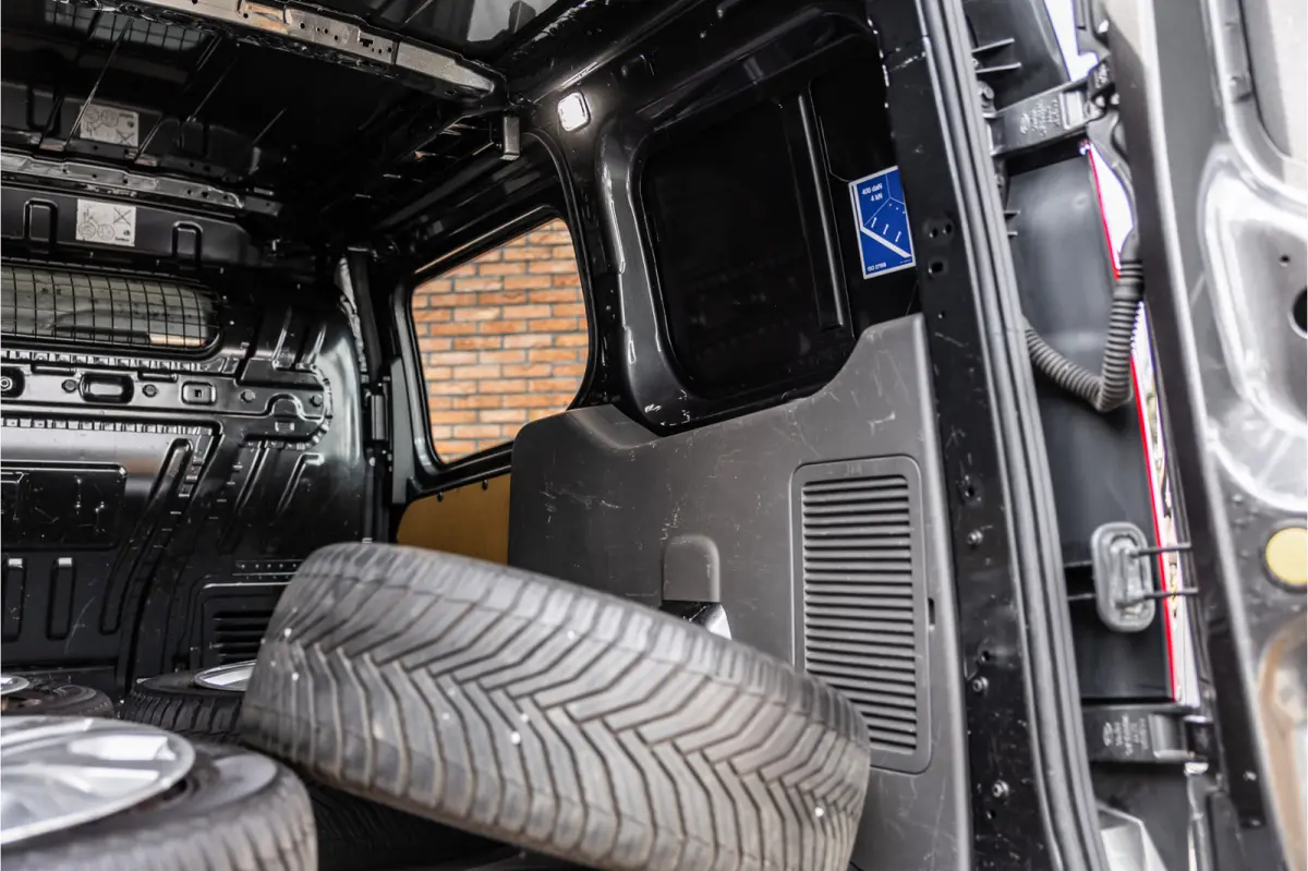 1.0 Ecoboost L2 | Marge | BTW & BPM Vrij | CarPlay | Camera | Navigatie | Stoelverwarming | DAB | 3-Zitter | Trekhaak | Nieuwe APK