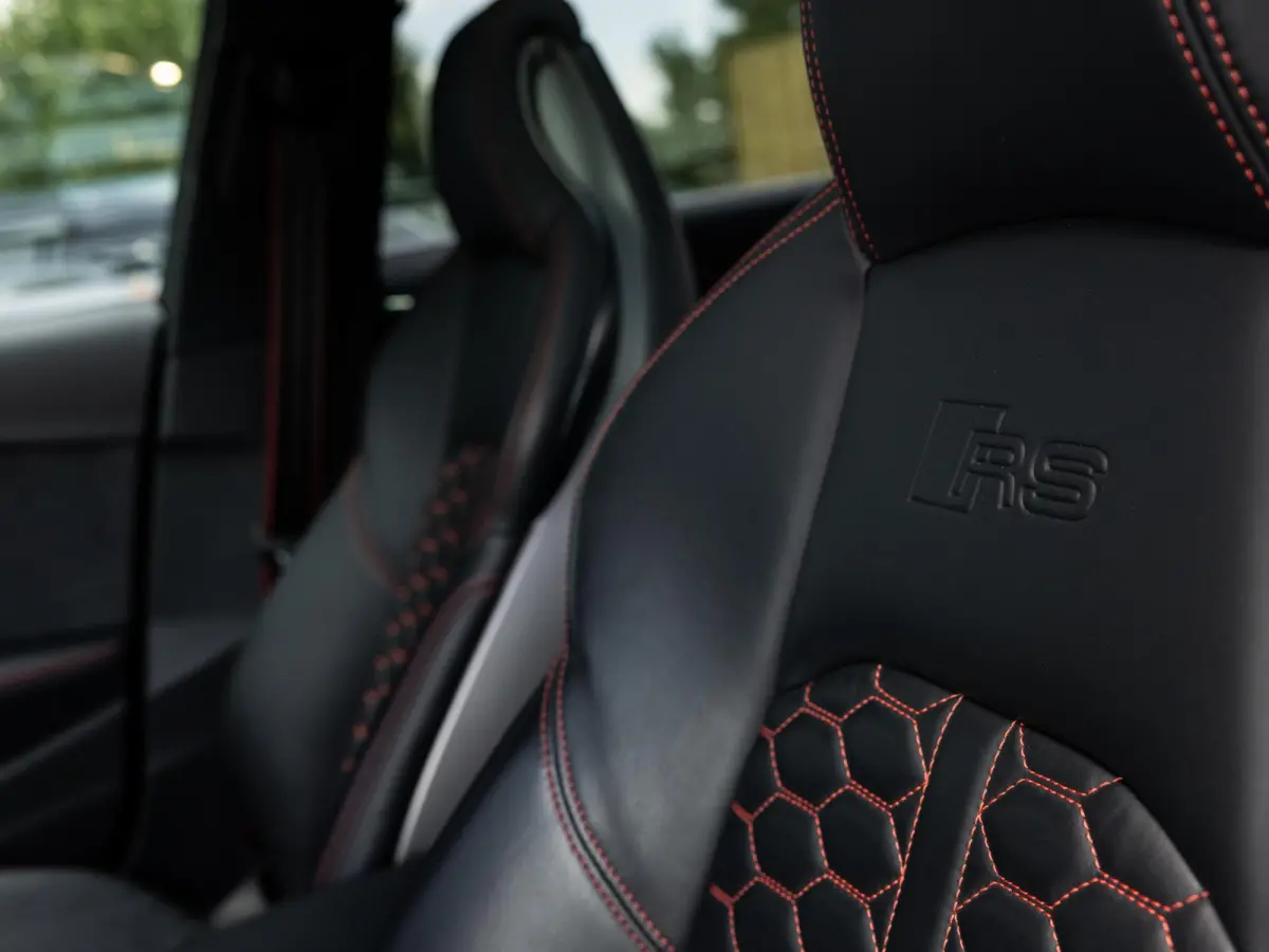 2.9 TFSI RS 4 quattro competition plus kuipstoelen | BANG & OLUFSEN | 280 KM/U | PANORAMA/SCHUIF-KANTEDAK | NARDOGRIJS | ADAPTIVE CRUISE CONTROL | CARBON INTERIEUR | KEYLESS ENTRY |
