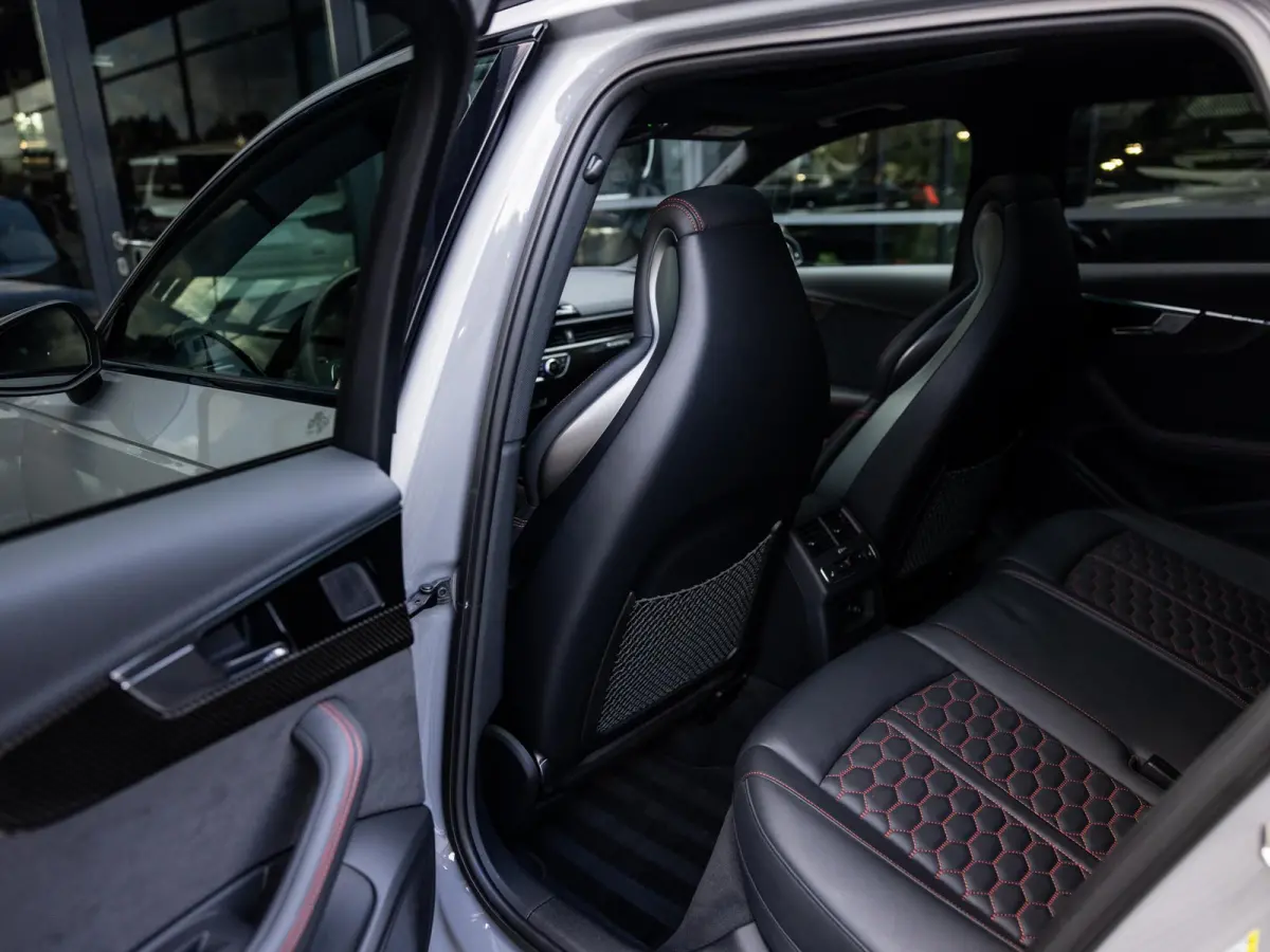 2.9 TFSI RS 4 quattro competition plus kuipstoelen | BANG & OLUFSEN | 280 KM/U | PANORAMA/SCHUIF-KANTEDAK | NARDOGRIJS | ADAPTIVE CRUISE CONTROL | CARBON INTERIEUR | KEYLESS ENTRY |