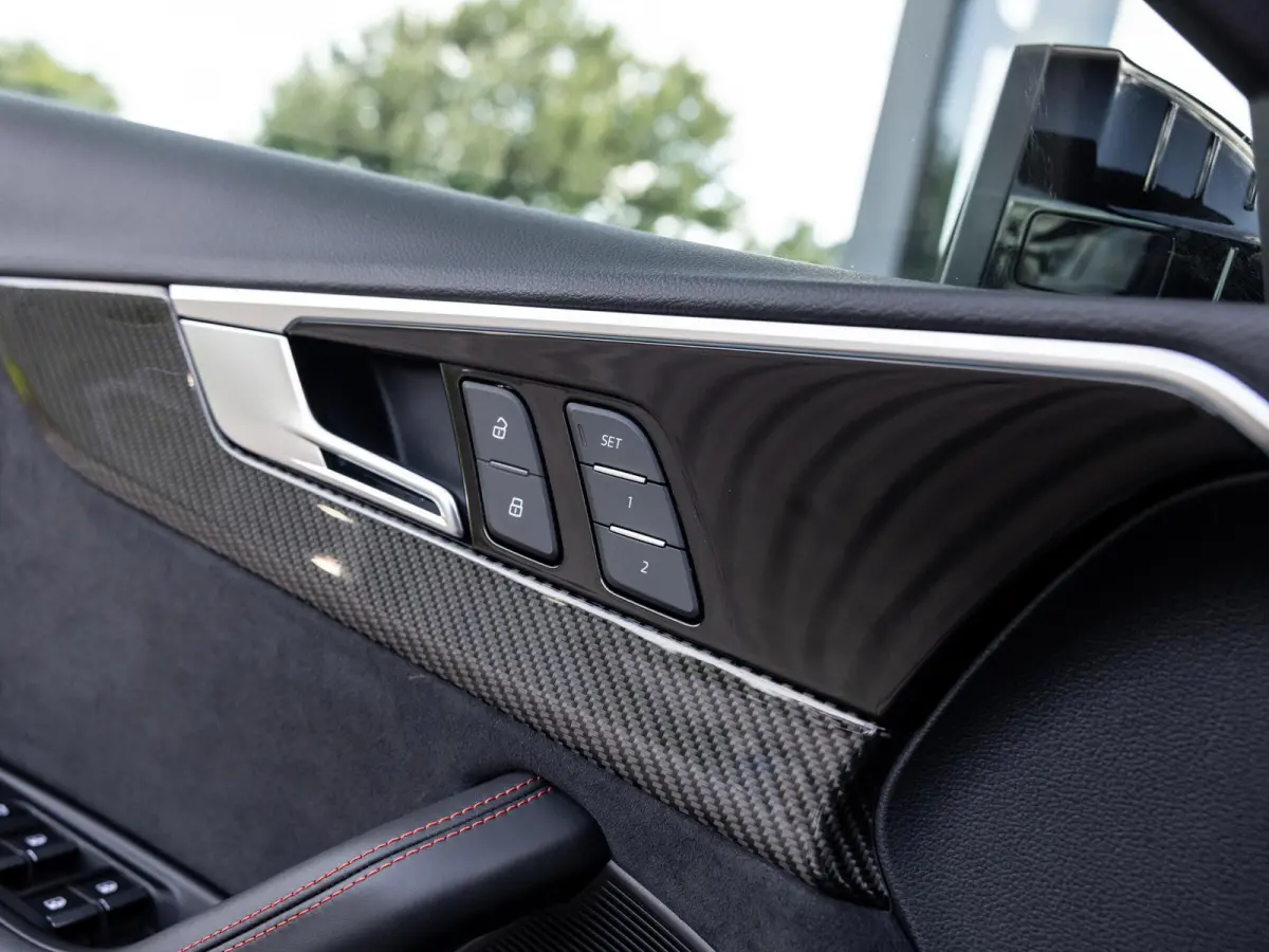 2.9 TFSI RS 4 quattro competition plus kuipstoelen | BANG & OLUFSEN | 280 KM/U | PANORAMA/SCHUIF-KANTEDAK | NARDOGRIJS | ADAPTIVE CRUISE CONTROL | CARBON INTERIEUR | KEYLESS ENTRY |