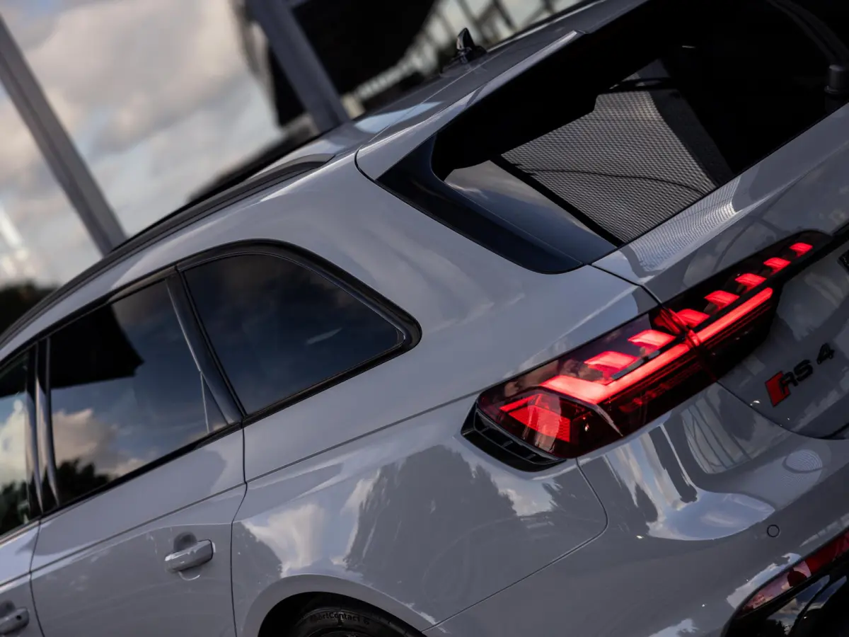 2.9 TFSI RS 4 quattro competition plus kuipstoelen | BANG & OLUFSEN | 280 KM/U | PANORAMA/SCHUIF-KANTEDAK | NARDOGRIJS | ADAPTIVE CRUISE CONTROL | CARBON INTERIEUR | KEYLESS ENTRY |