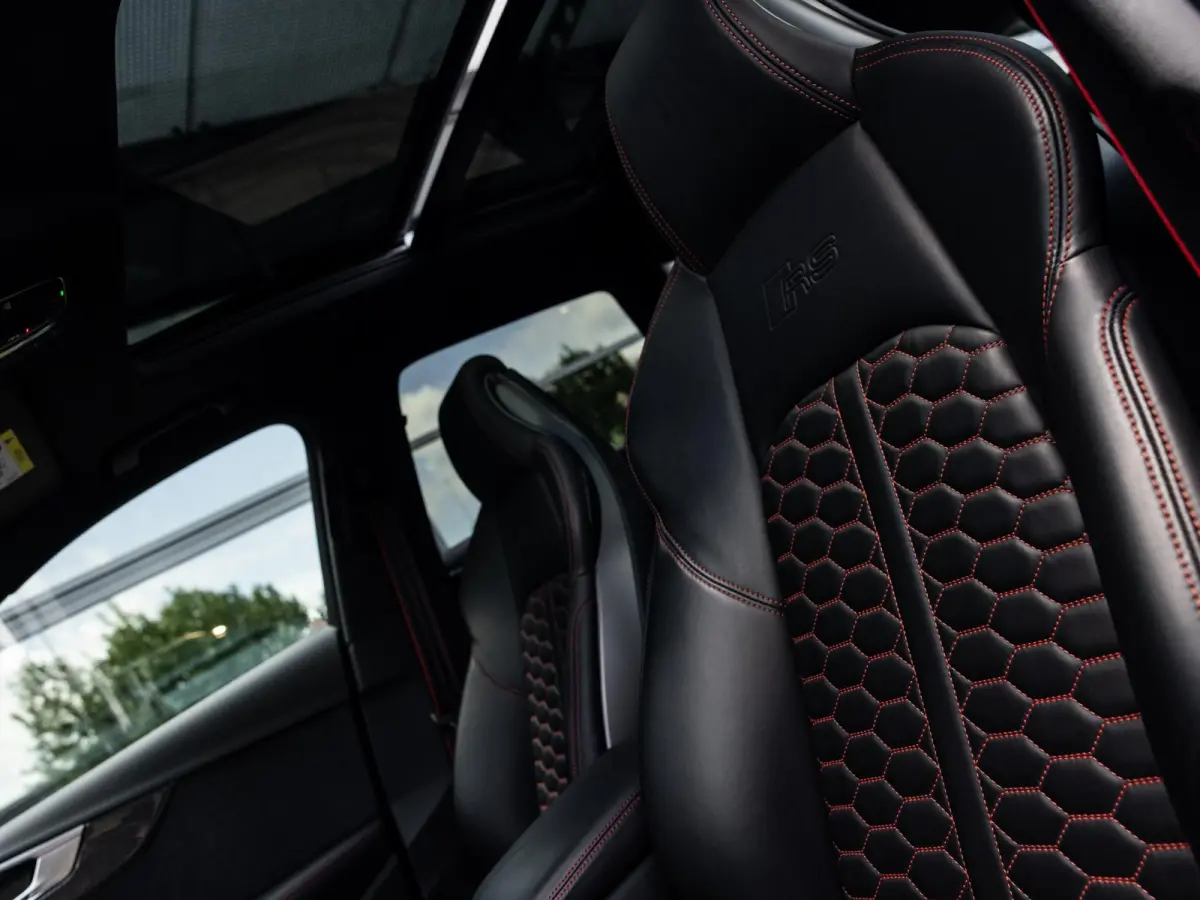 2.9 TFSI RS 4 quattro competition plus kuipstoelen | BANG & OLUFSEN | 280 KM/U | PANORAMA/SCHUIF-KANTEDAK | NARDOGRIJS | ADAPTIVE CRUISE CONTROL | CARBON INTERIEUR | KEYLESS ENTRY |