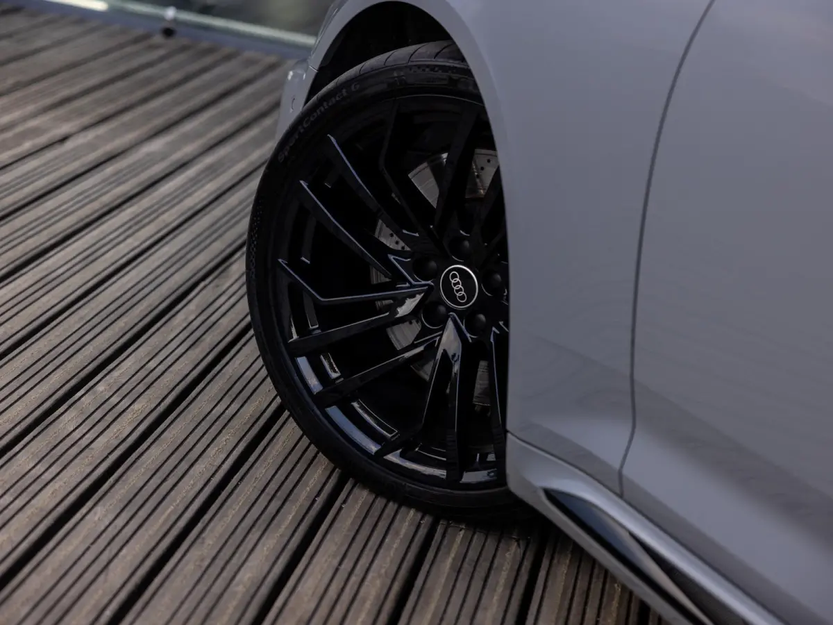 2.9 TFSI RS 4 quattro competition plus kuipstoelen | BANG & OLUFSEN | 280 KM/U | PANORAMA/SCHUIF-KANTEDAK | NARDOGRIJS | ADAPTIVE CRUISE CONTROL | CARBON INTERIEUR | KEYLESS ENTRY |