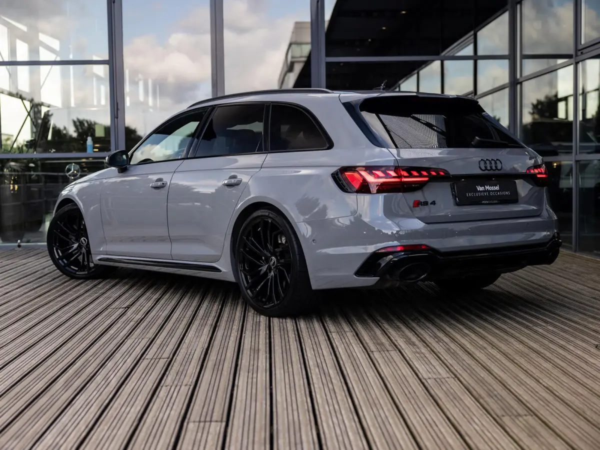 2.9 TFSI RS 4 quattro competition plus kuipstoelen | BANG & OLUFSEN | 280 KM/U | PANORAMA/SCHUIF-KANTEDAK | NARDOGRIJS | ADAPTIVE CRUISE CONTROL | CARBON INTERIEUR | KEYLESS ENTRY |
