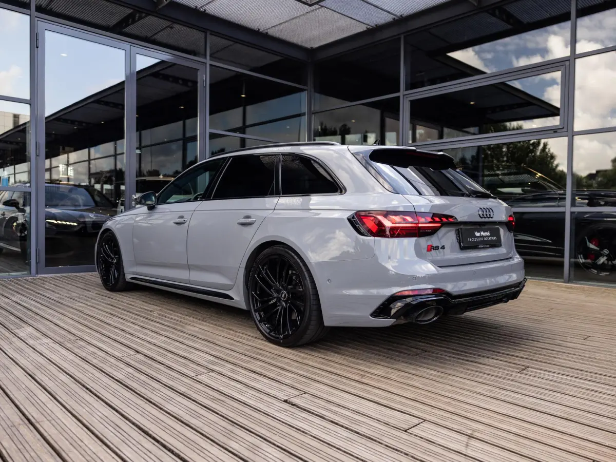 2.9 TFSI RS 4 quattro competition plus kuipstoelen | BANG & OLUFSEN | 280 KM/U | PANORAMA/SCHUIF-KANTEDAK | NARDOGRIJS | ADAPTIVE CRUISE CONTROL | CARBON INTERIEUR | KEYLESS ENTRY |