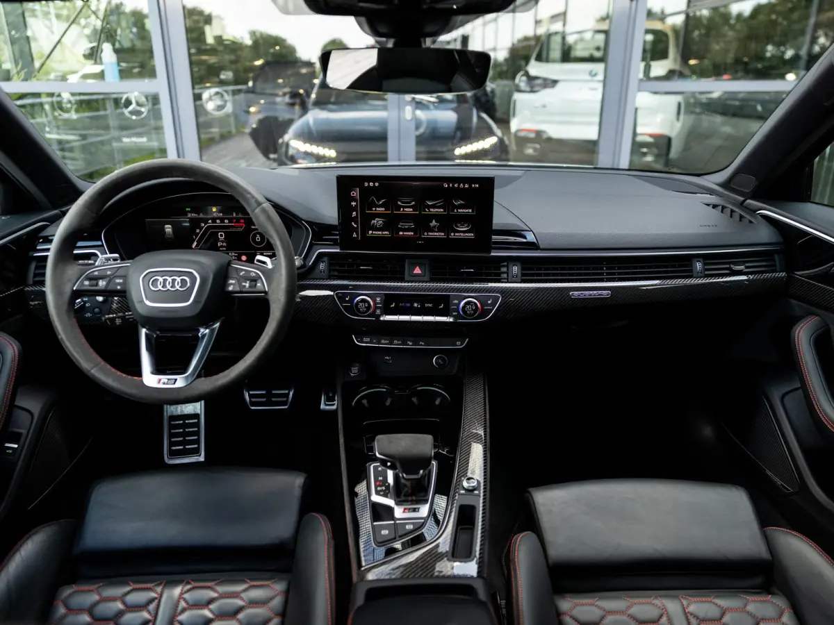 2.9 TFSI RS 4 quattro competition plus kuipstoelen | BANG & OLUFSEN | 280 KM/U | PANORAMA/SCHUIF-KANTEDAK | NARDOGRIJS | ADAPTIVE CRUISE CONTROL | CARBON INTERIEUR | KEYLESS ENTRY |