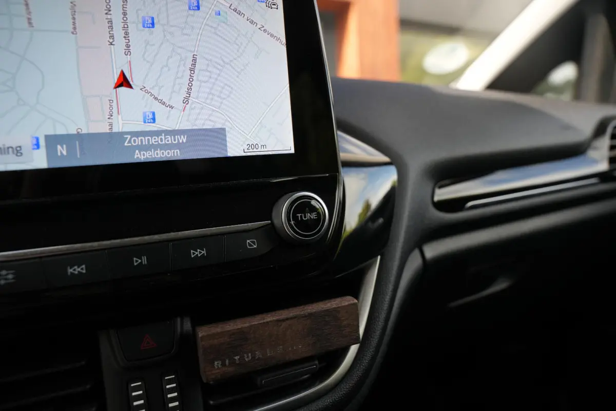 1.0 EcoBoost Hybrid Titanium