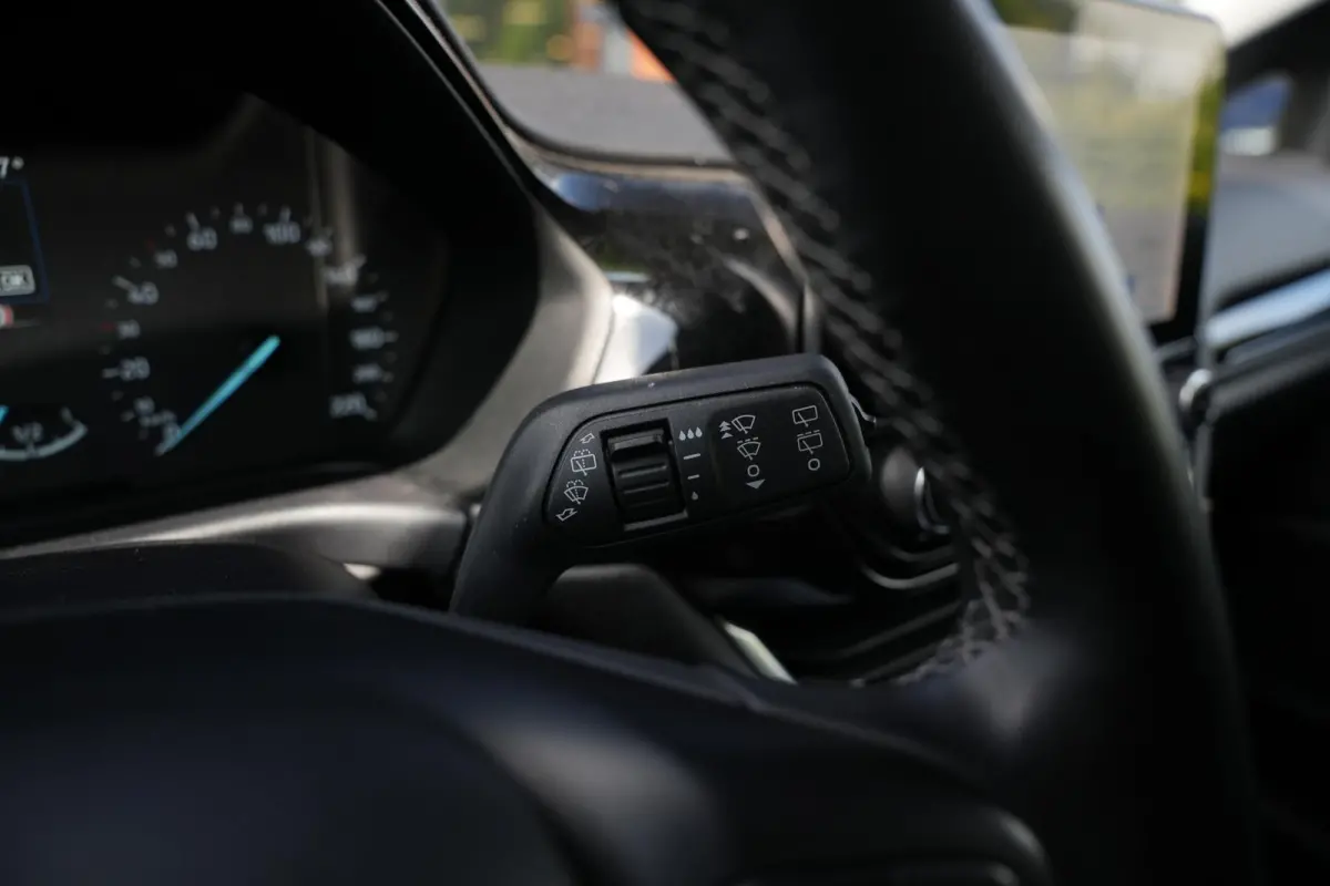 1.0 EcoBoost Hybrid Titanium