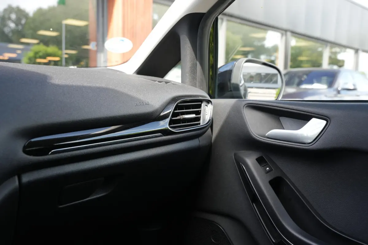 1.0 EcoBoost Hybrid Titanium
