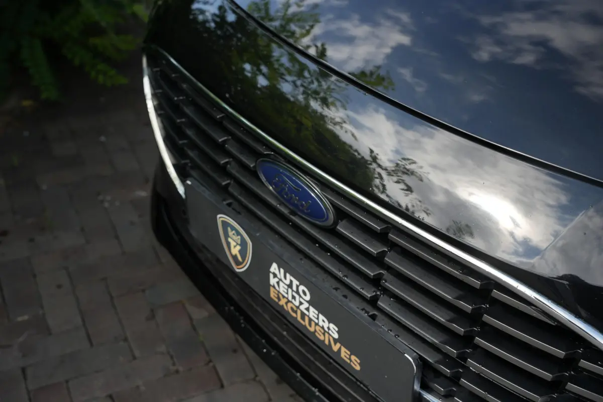 1.0 EcoBoost Hybrid Titanium