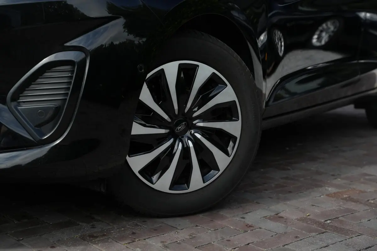1.0 EcoBoost Hybrid Titanium