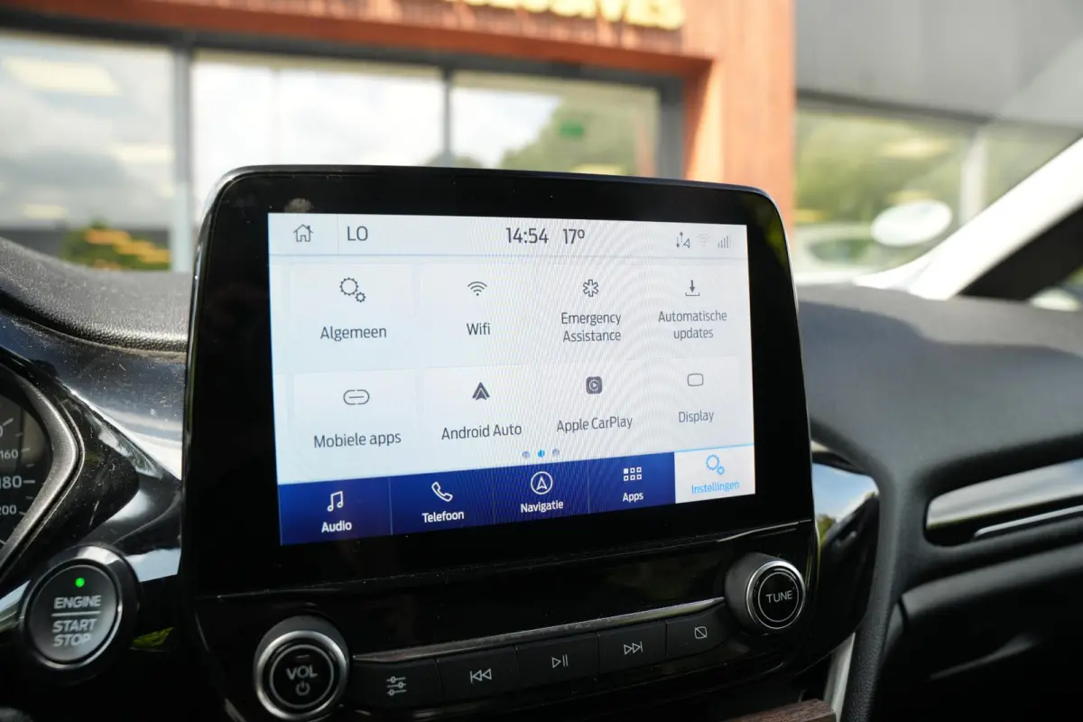 1.0 EcoBoost Hybrid Titanium
