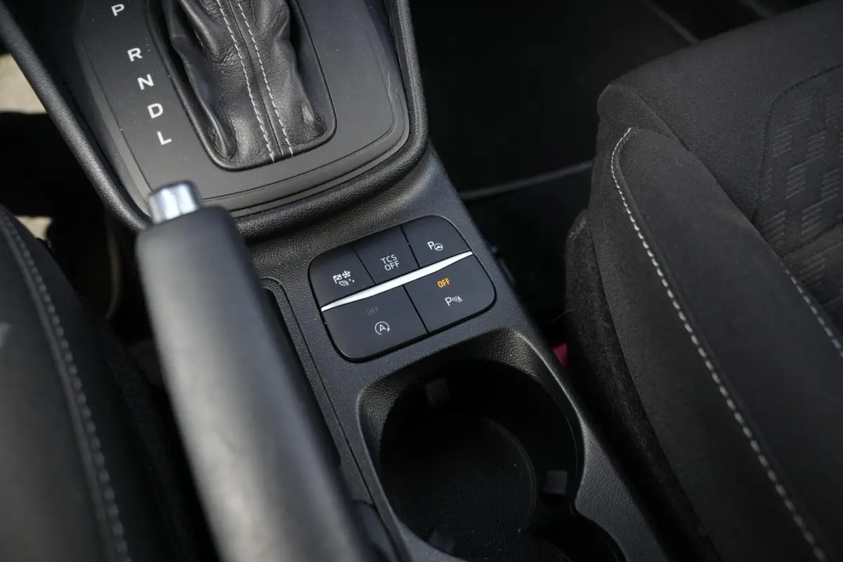 1.0 EcoBoost Hybrid Titanium