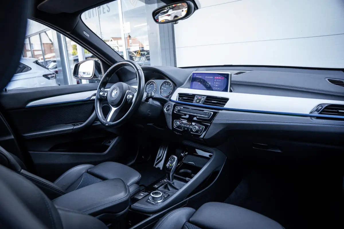 xDrive20i 192pk M-Sport Pano-dak|Camera|Elek-A.klep|Sportstoelen|Sfeerverlichting